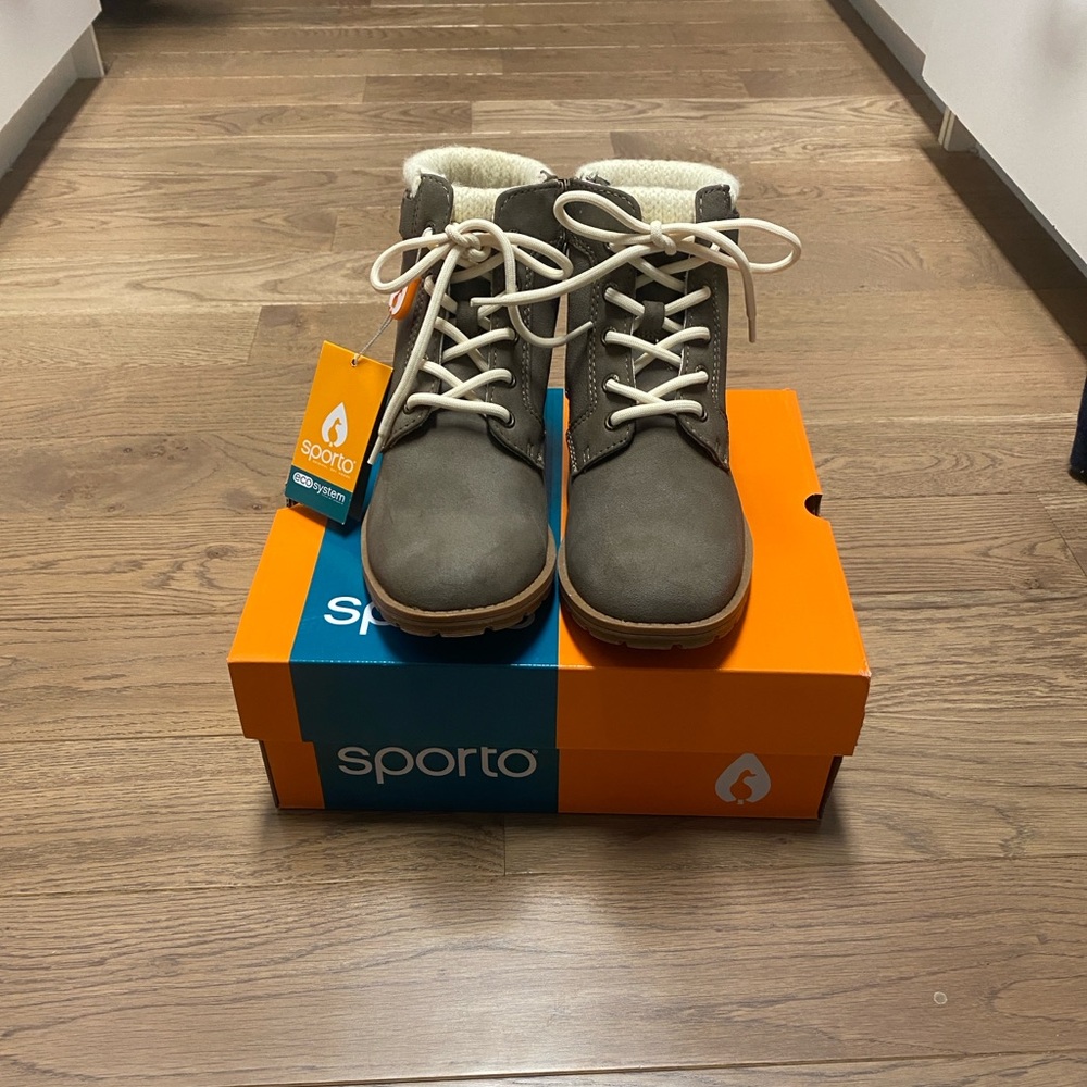 Sporto Tan Boots with Cream Laces